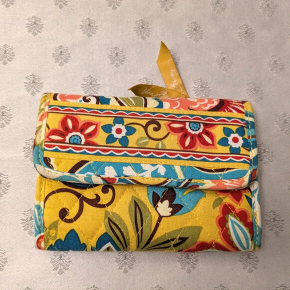 2012 Provencal Pattern Vera Bradley Wallet - Picture 1 of 4